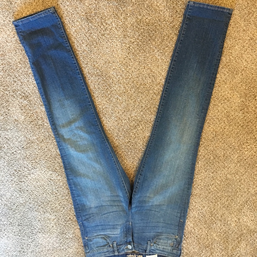 KUT straight leg mid rise blue jean